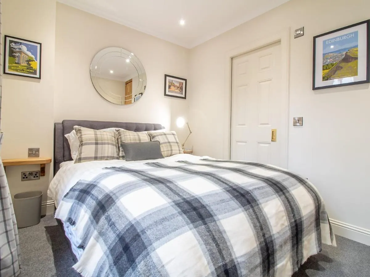 אדינבורו Luxury Royal Mile Apartment By The Castle - Sleeps 4
