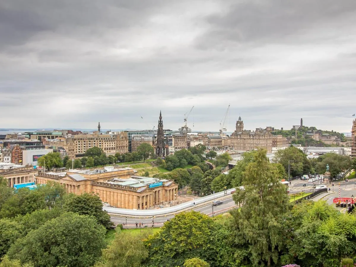 אדינבורו Luxury Royal Mile Apartment By The Castle - Sleeps 4