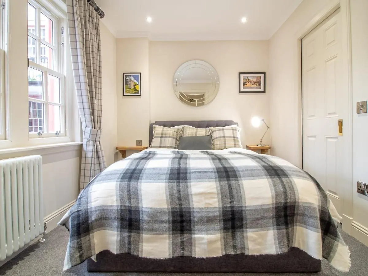 אדינבורו Luxury Royal Mile Apartment By The Castle - Sleeps 4
