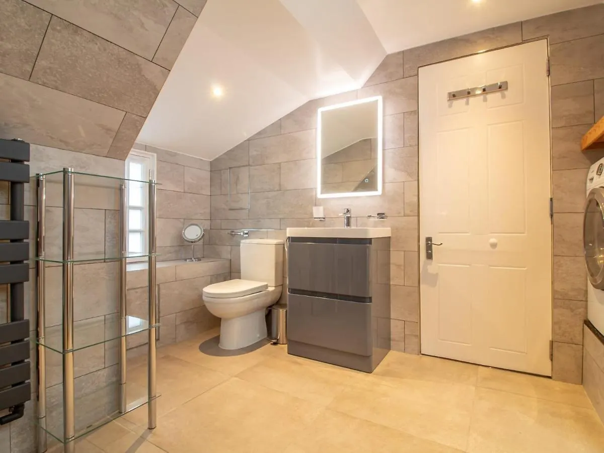 אדינבורו Luxury Royal Mile Apartment By The Castle - Sleeps 4 0*,  בריטניה