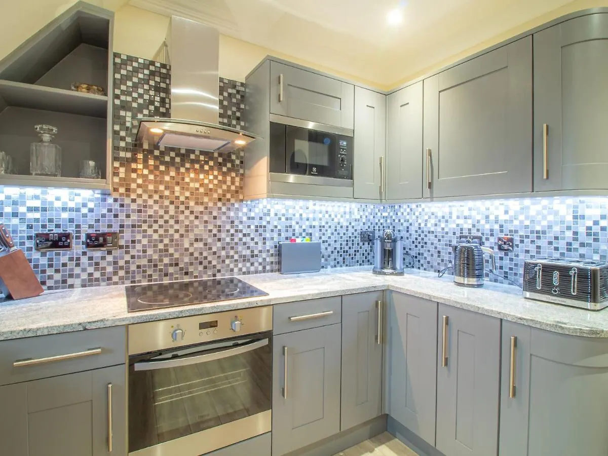 אדינבורו Luxury Royal Mile Apartment By The Castle - Sleeps 4 0*,