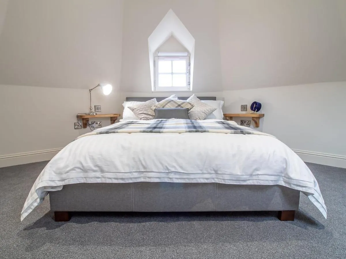 אדינבורו Luxury Royal Mile Apartment By The Castle - Sleeps 4 0*,  בריטניה