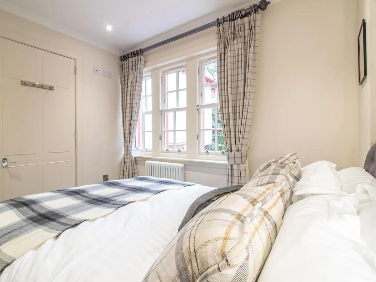 אדינבורו Luxury Royal Mile Apartment By The Castle - Sleeps 4